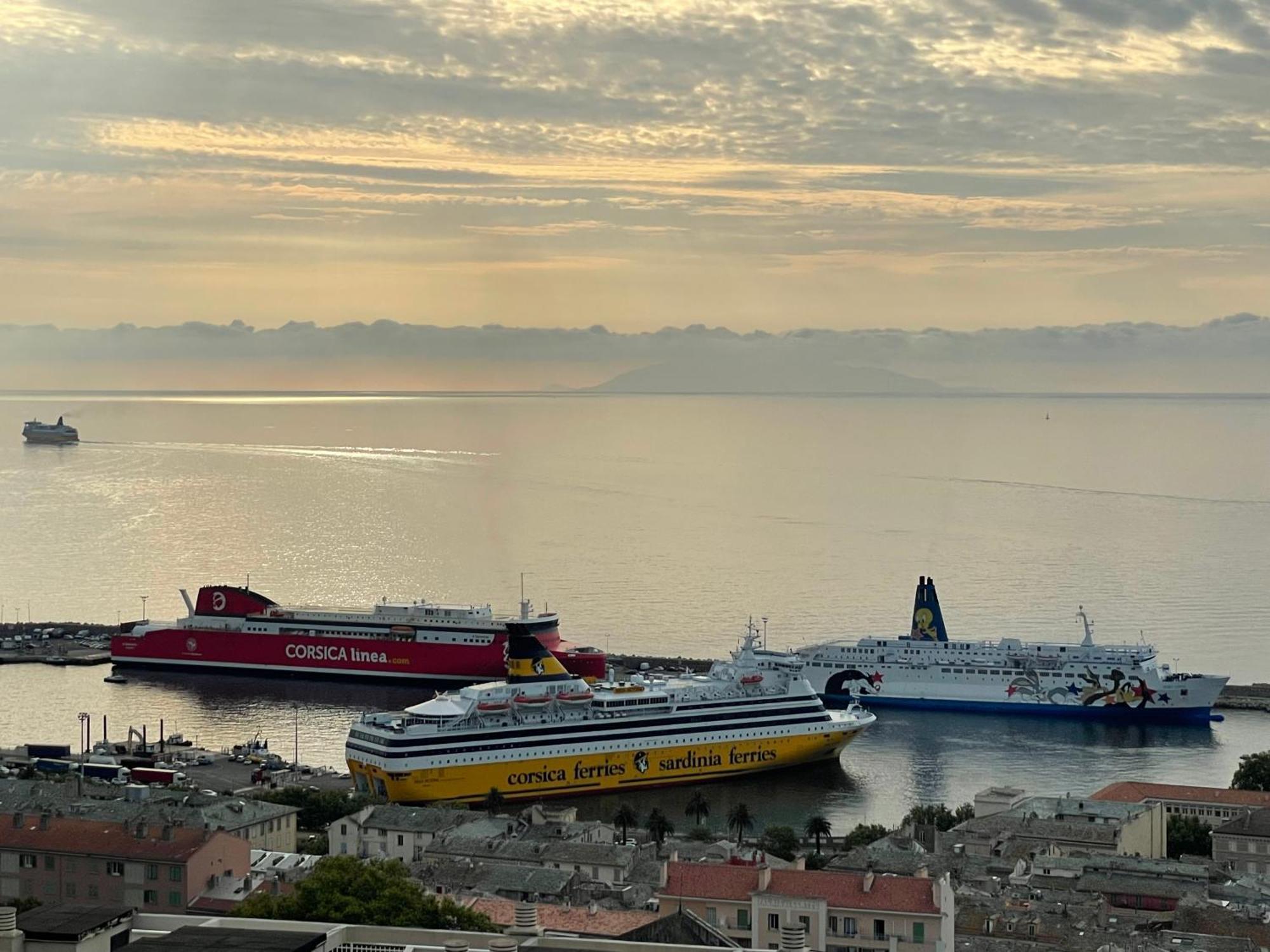 F3 Gd Standing 87 M2 Extraordinaire Vue Mer Pano Bastia  Bagian luar foto